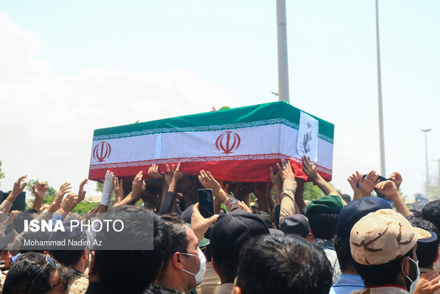 تشییع پیکر شهدای سانحه ناوچه کنارک