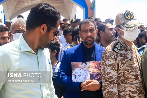 تشییع پیکر شهدای سانحه ناوچه کنارک