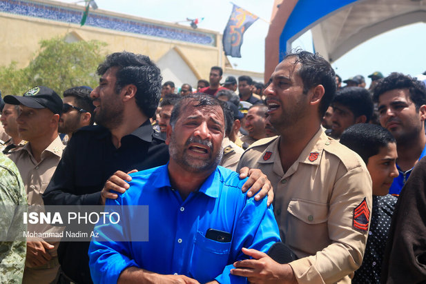 تشییع پیکر شهدای سانحه ناوچه کنارک