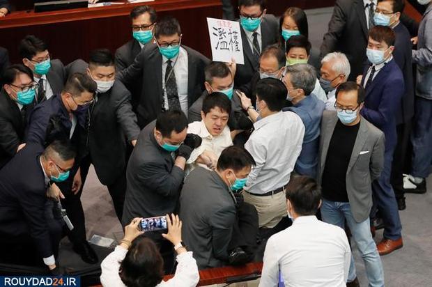 نزاع نمایندگان در  هنگ کنگ