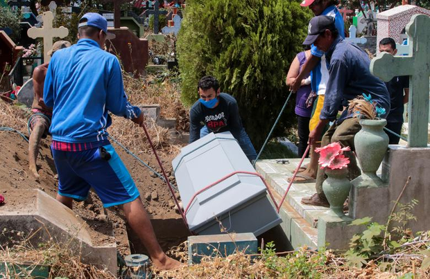 خاکسپاری قربانیان کرونا