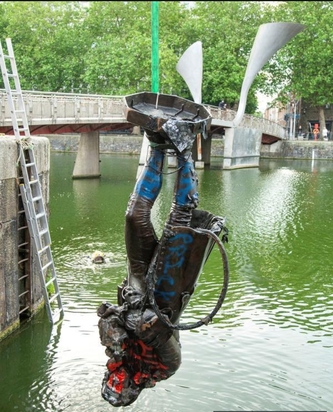 سرنگونی مجسمه شخصیتهای نماد برده داری در آمریکا