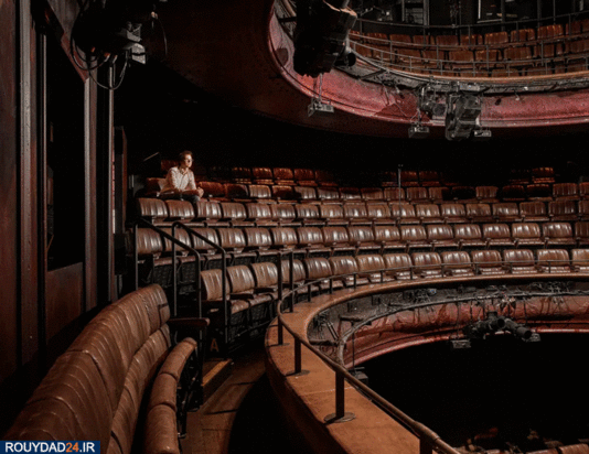 تئاترها همچنان بسته می‌مانند