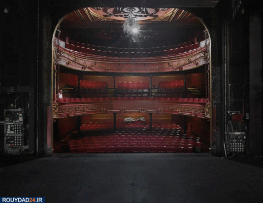 تئاترها همچنان بسته می‌مانند