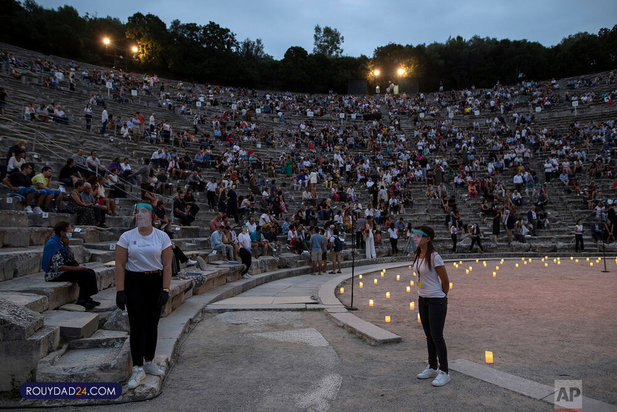 تئاترهای یونان به صحنه می آیند