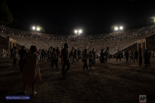 تئاترهای یونان به صحنه می آیند