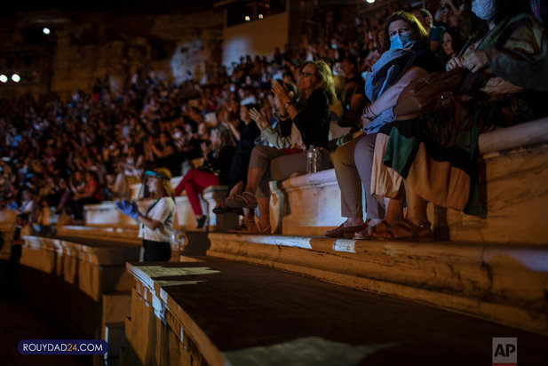 تئاترهای یونان به صحنه می آیند