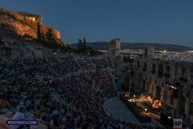 تئاترهای یونان به صحنه می آیند