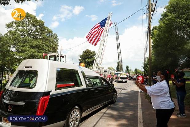 تشییع جنازه جان لوئیس