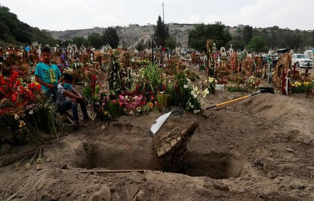 قبرستان کرونایی ها