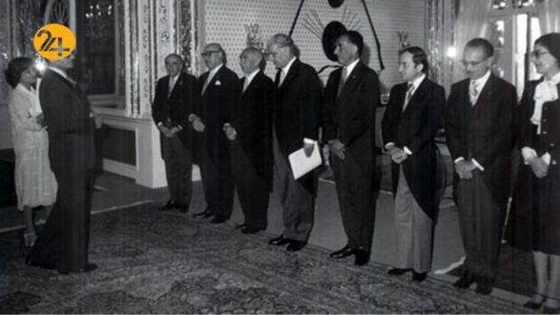 امیر عباس هویدا