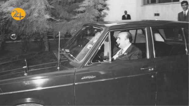 امیر عباس هویدا