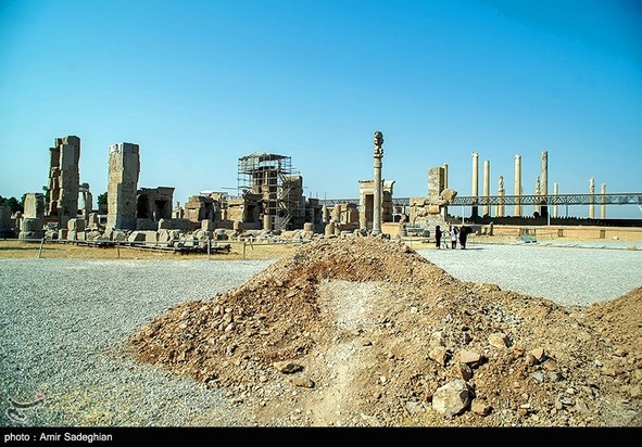 کشف اسکلت انسانی در تخت جمشید