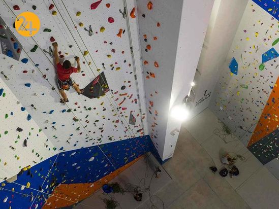 بالا رفتن از دیوار