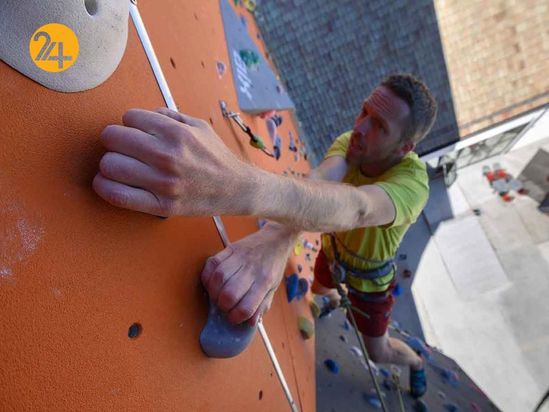 بالا رفتن از دیوار