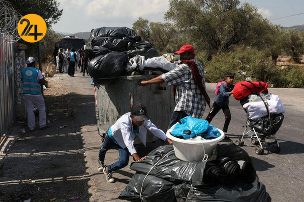 پناهجویان در کمپ‌های موقتی