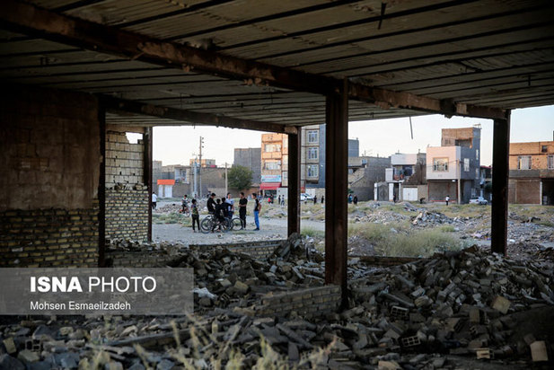 در حاشیه همت آباد