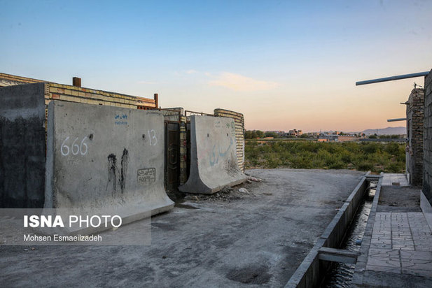 در حاشیه همت آباد