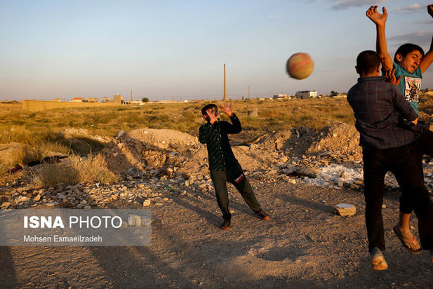 در حاشیه همت آباد