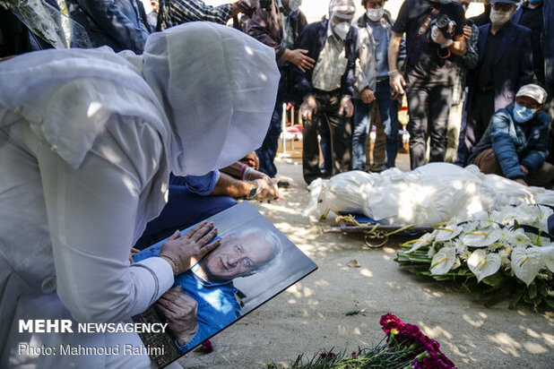 خاکسپاری اکبر عالمی