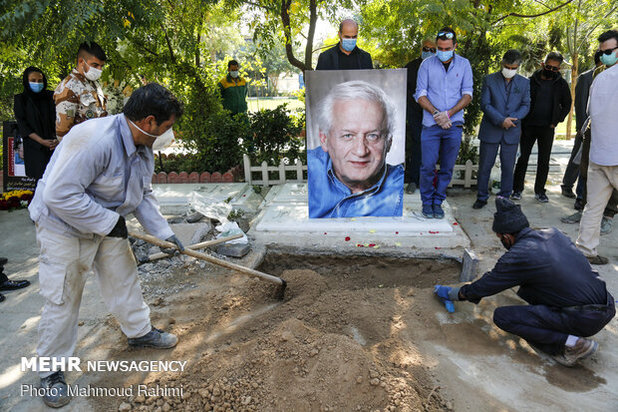 خاکسپاری اکبر عالمی