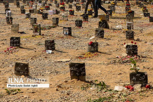 قربانیان کرونا در دل خاک