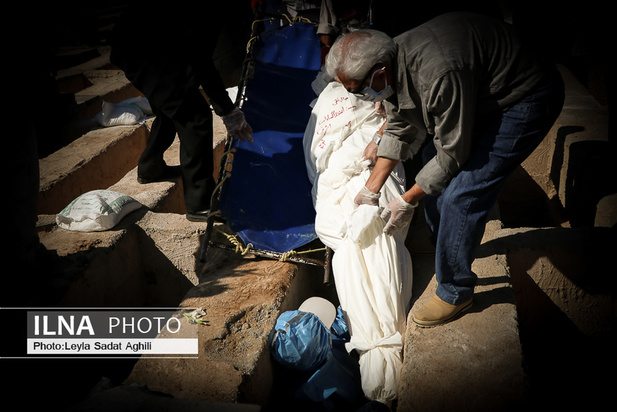 قربانیان کرونا در دل خاک