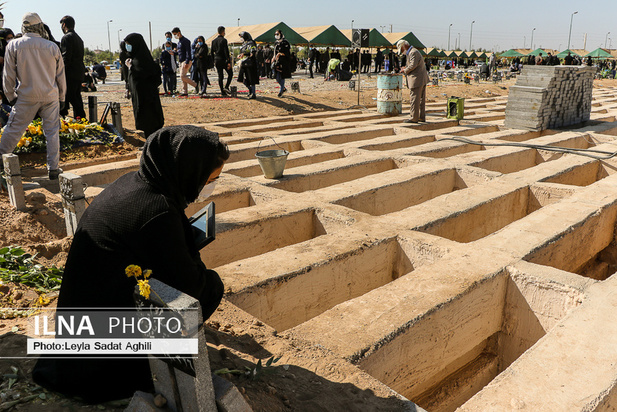 قربانیان کرونا در دل خاک