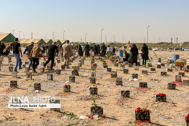 قربانیان کرونا در دل خاک