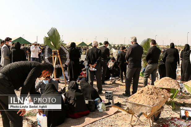 قربانیان کرونا در دل خاک