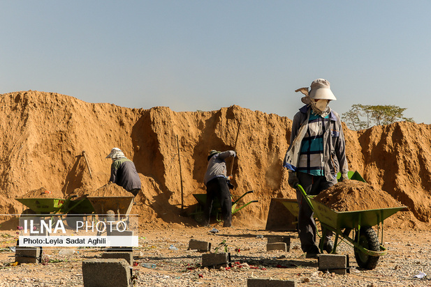 قربانیان کرونا در دل خاک