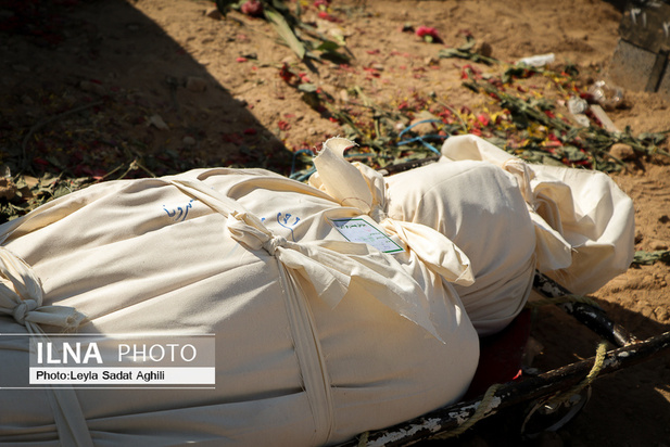 قربانیان کرونا در دل خاک