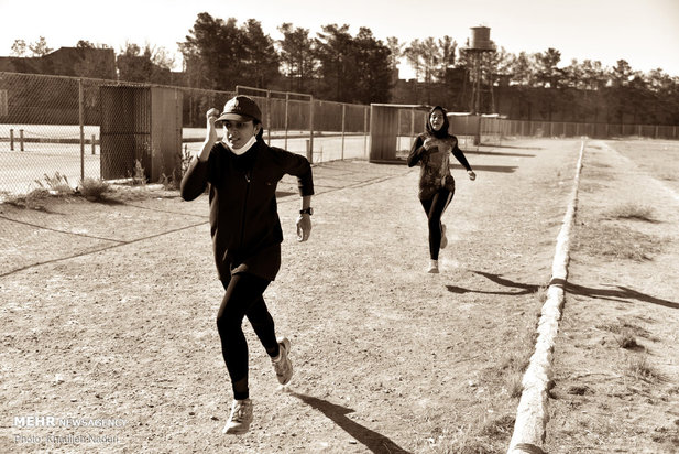 تمرینات دو و میدانی کم بینایان و نابینایان