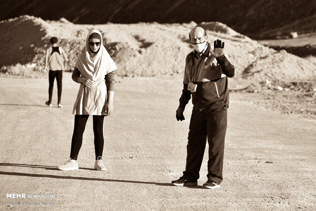 تمرینات دو و میدانی کم بینایان و نابینایان