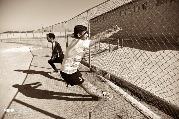 تمرینات دو و میدانی کم بینایان و نابینایان