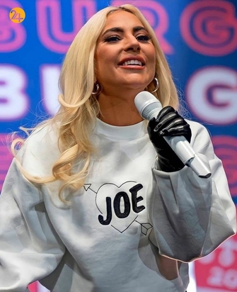 لیدی گاگا و بایدن