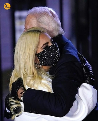 لیدی گاگا و بایدن