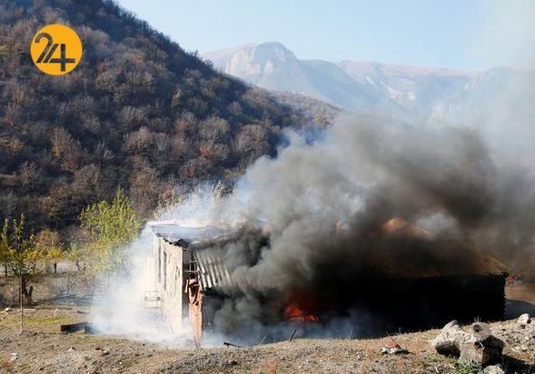 به اتش کشیدن خانههای ارمنستان
