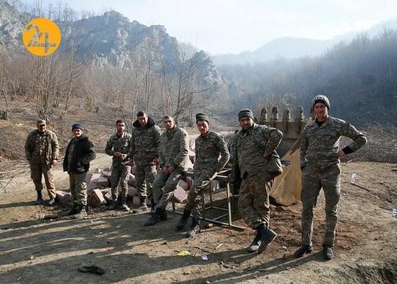 به اتش کشیدن خانههای ارمنستان