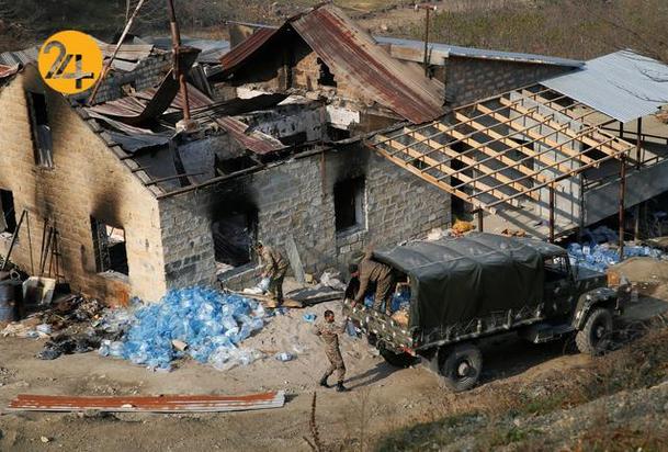 به اتش کشیدن خانههای ارمنستان
