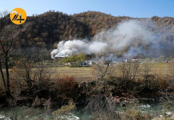 به اتش کشیدن خانههای ارمنستان