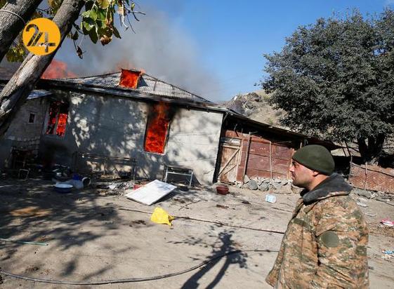 به اتش کشیدن خانههای ارمنستان