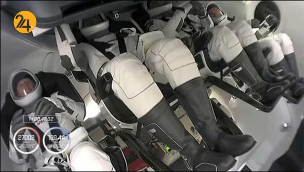 فضاپیمای اسپیس ایکس چهار فضانورد را به فضا برد