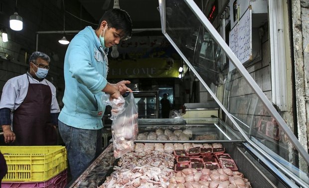 پرواز مرغ از سفره‌های اقشار کم درآمد