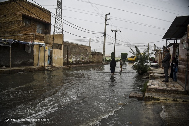 رفع آبگرفتگی اهواز توسط نیروهای مردمی