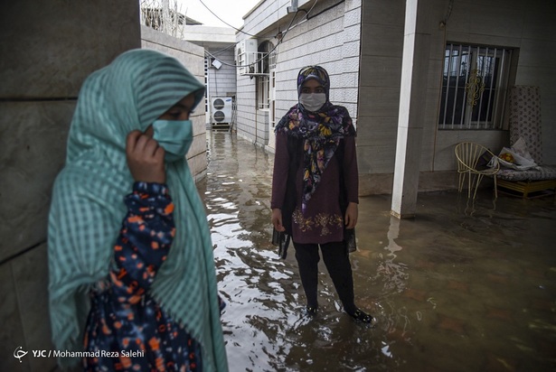 رفع آبگرفتگی اهواز توسط نیروهای مردمی