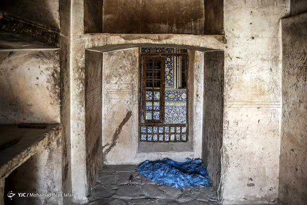 پشت پرده میدان نقش جهان