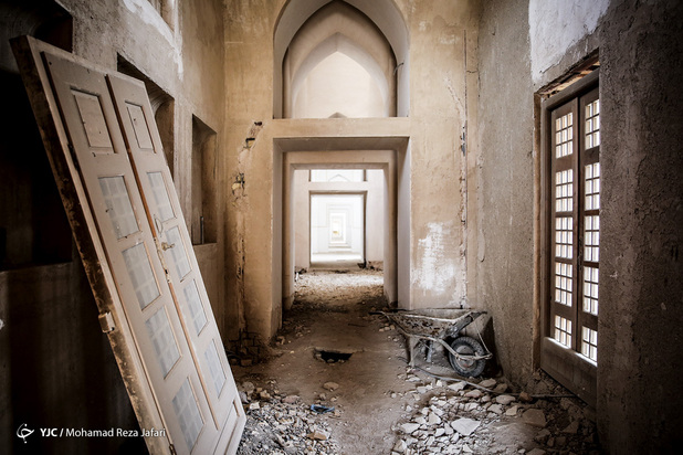 پشت پرده میدان نقش جهان