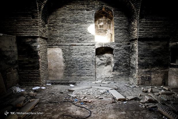 پشت پرده میدان نقش جهان