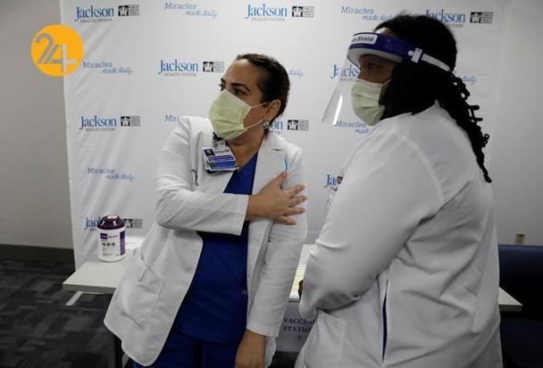 اولین کسانی که در آمریکا واکسینه شدند